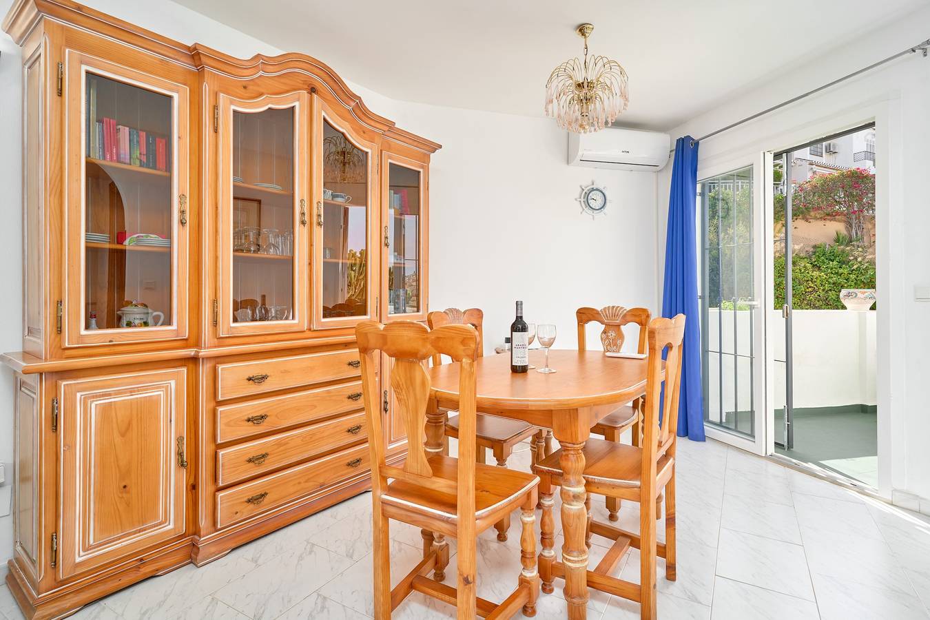 Appartement entier, Appartement 'Alina' avec vue sur la mer, Wi-Fi et climatisation in Playa de Burriana, Nerja