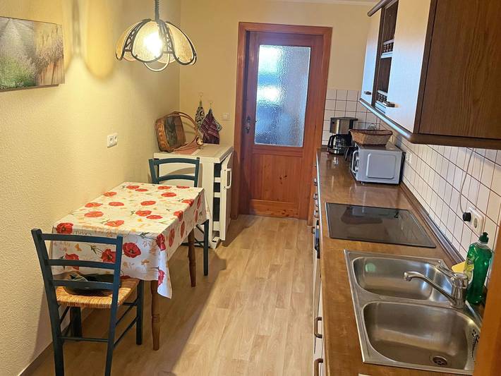 Hütte für 5 Personen, mit Terrasse und Garten, kinderfreundlich in Mecklenburgische Seenplatte - 4