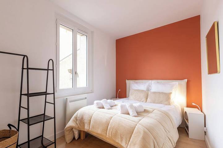 Ganze Wohnung, Cozy, fully renovated one-bedroom apartment in the heart of the medieval city in Montluçon, Montluçon und Umgebung