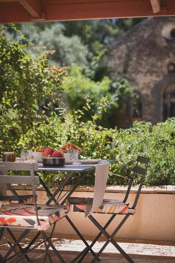 Chambre d’hôte pour 2 personnes, avec vue ainsi que jardin et piscine à Sanary-sur-Mer - 4