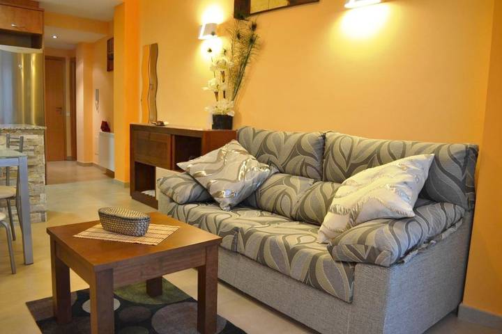 Apartamento para 2 personas, con piscina y jardín en Noguera
