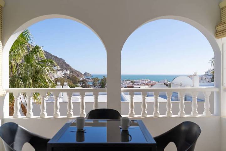 Ferienwohnung für 5 Personen, mit Pool und Garten sowie Balkon, mit Haustier in San José (Andalusien)