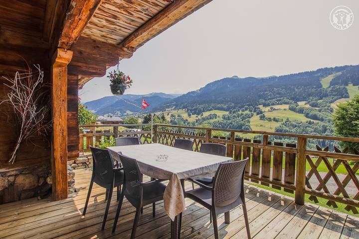 Gîte pour 6 personnes, avec jardin à Flumet - 4