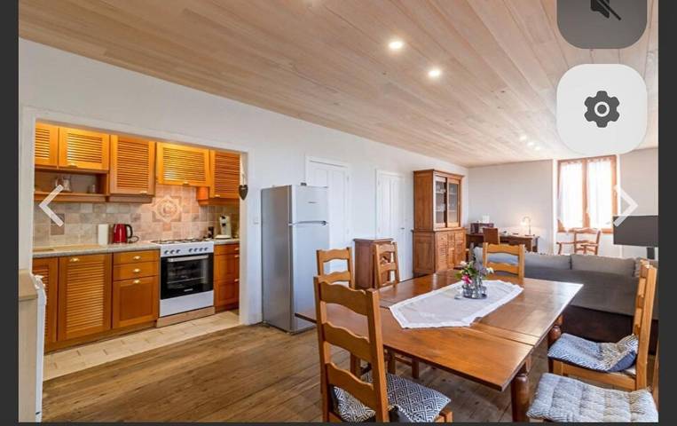 Location de vacances pour 6 personnes, avec vue ainsi que piscine et jardin, animaux acceptés à Chalais (Aquitaine) - 3