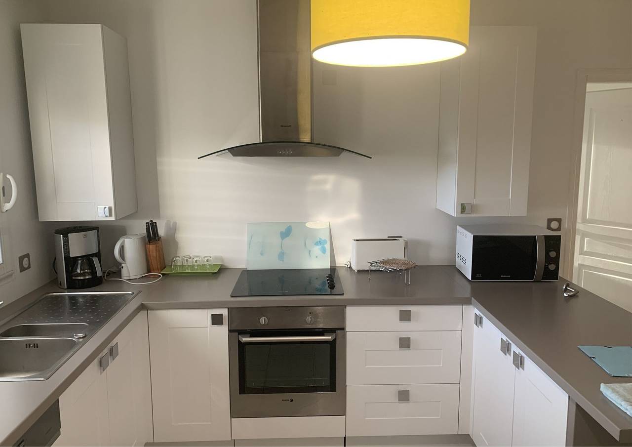 Ganze Wohnung, Apartment 'T3 Jasmin' mit privater Terrasse und Wlan in Salies-de-Béarn, Béarn