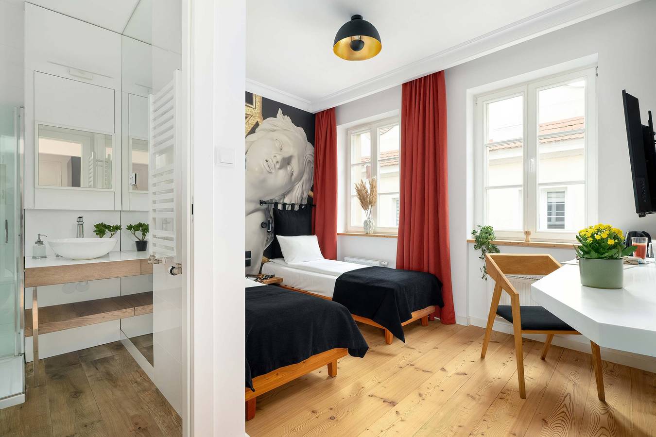 Entire apartment, Stylish Apartment Close to the Market | Air Conditioning | Work Desk in Poznan, Greater Poland