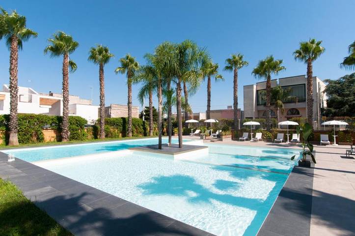 Appartamento per 2 persone, con giardino e piscina in Carpignano Salentino