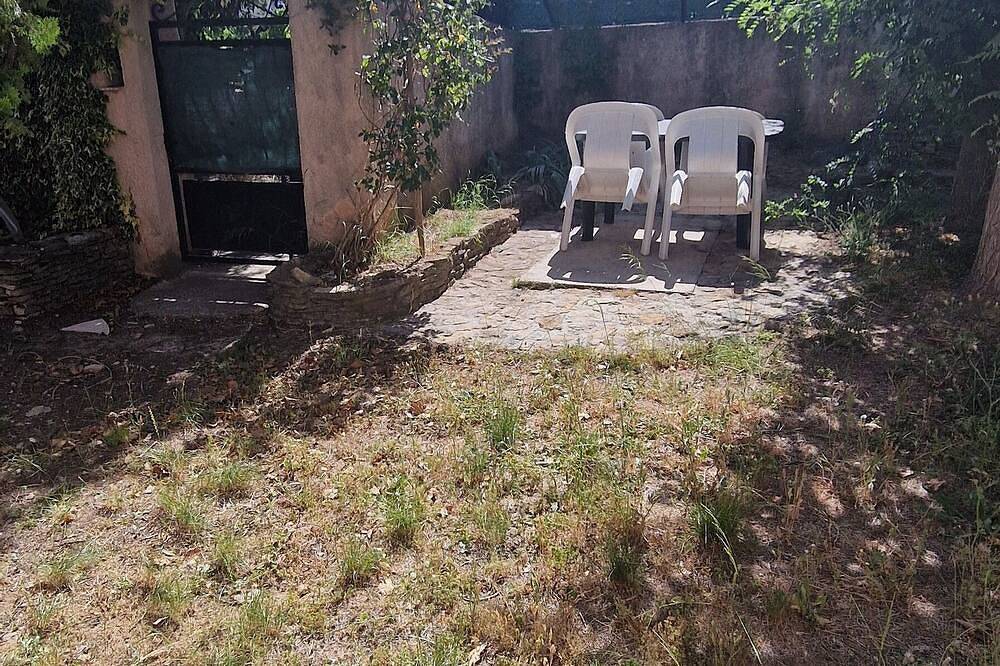 Sunny Home / Studio All Equipped in Cuges-les-Pins, Marseille region