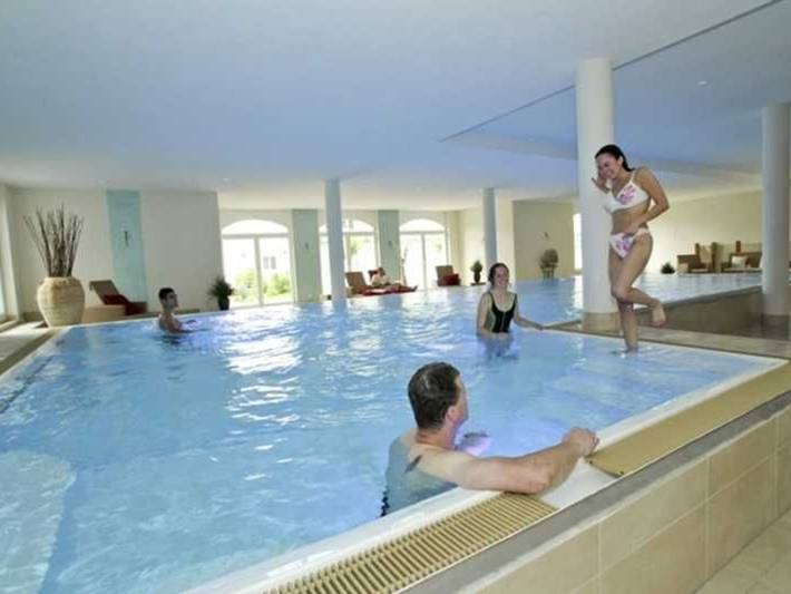 Ferienpark für 5 Personen, mit Pool und Sauna sowie Balkon und Garten auf Rügen - 3