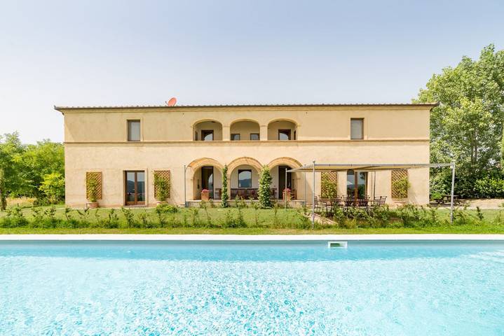 Casa vacanza per 10 persone, con piscina e giardino, con animali domestici in Buonconvento