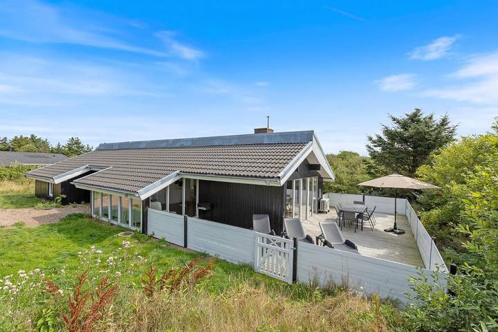 Wunderschönes Ferienhaus mit Sauna und geschlossener Terrasse in Skodbjerge, Haurvig