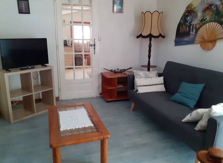 Gîte pour 4 personnes, avec jardin et terrasse à Plaissan