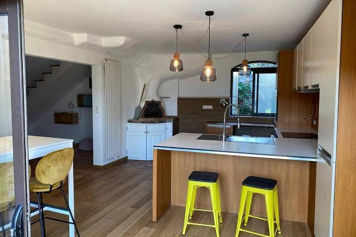 Location de vacances pour 4 personnes, avec terrasse, animaux acceptés à Alata - 3