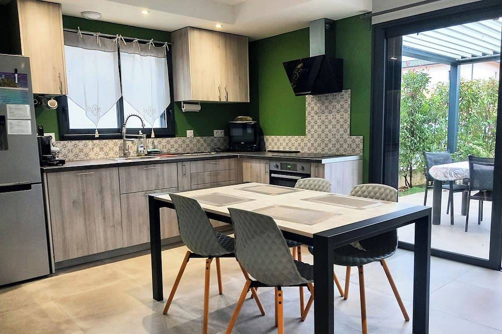 House of 71M2 Any comfort T3, large quiet terrace 500m from the beach in Prunete, Cervione