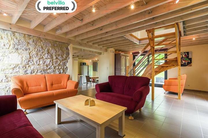 Gîte pour 8 personnes, avec jardin à Cerfontaine