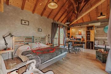 Hôtel pour 2 personnes, avec jardin ainsi que terrasse et jacuzzi à Capdrot