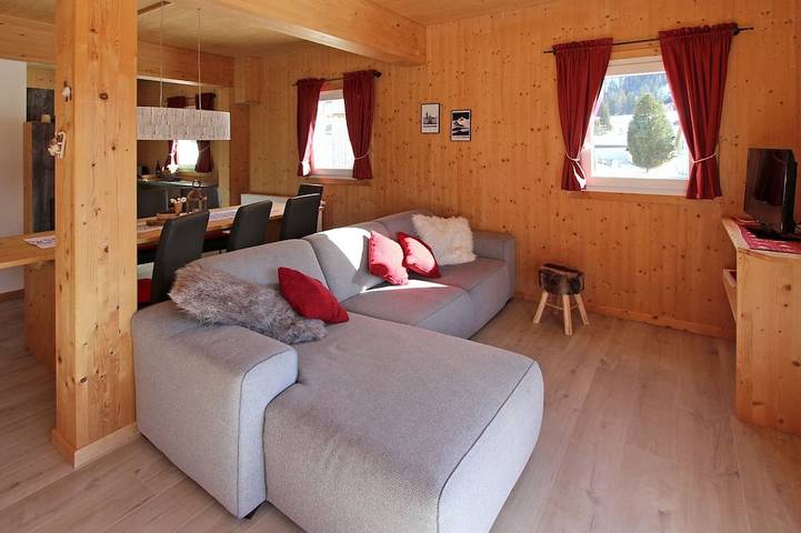 Chalet für 8 Personen, mit Garten und Sauna sowie Terrasse und Whirlpool, mit Haustier