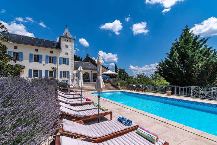 Villa for 14 people, with garden in South-west France