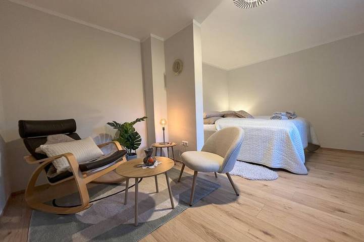 Ganze Wohnung, Gemütliches Ferienhaus (100qm)mit großem Garten in Hautzendorf, Mistelbach (Niederösterreich)