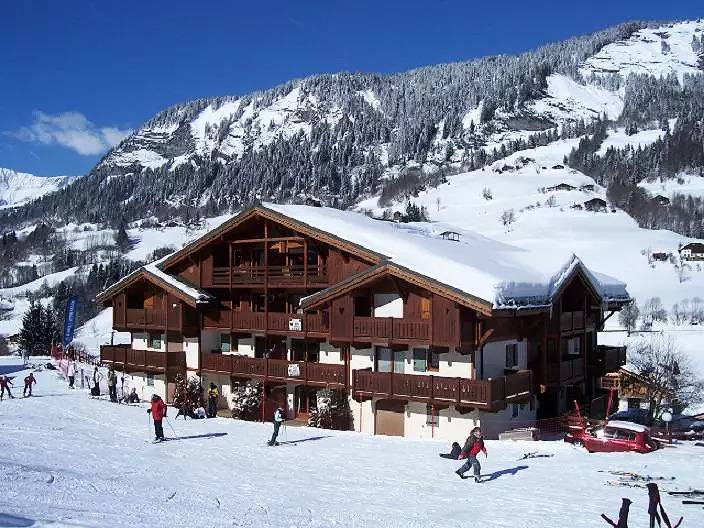 Ganze Wohnung, Große Südterrasse am Fuße der Pisten von Espace Diamant in Flumet, Albertville und Umgebung