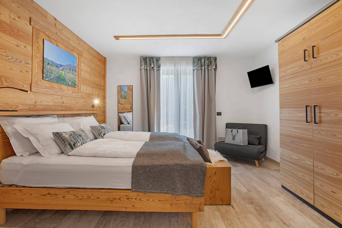 'Golden' Room with Mountain View, Wi-Fi and Air Conditioning in Saint-Pierre (Aosta Valley), Comune di Saint-Pierre