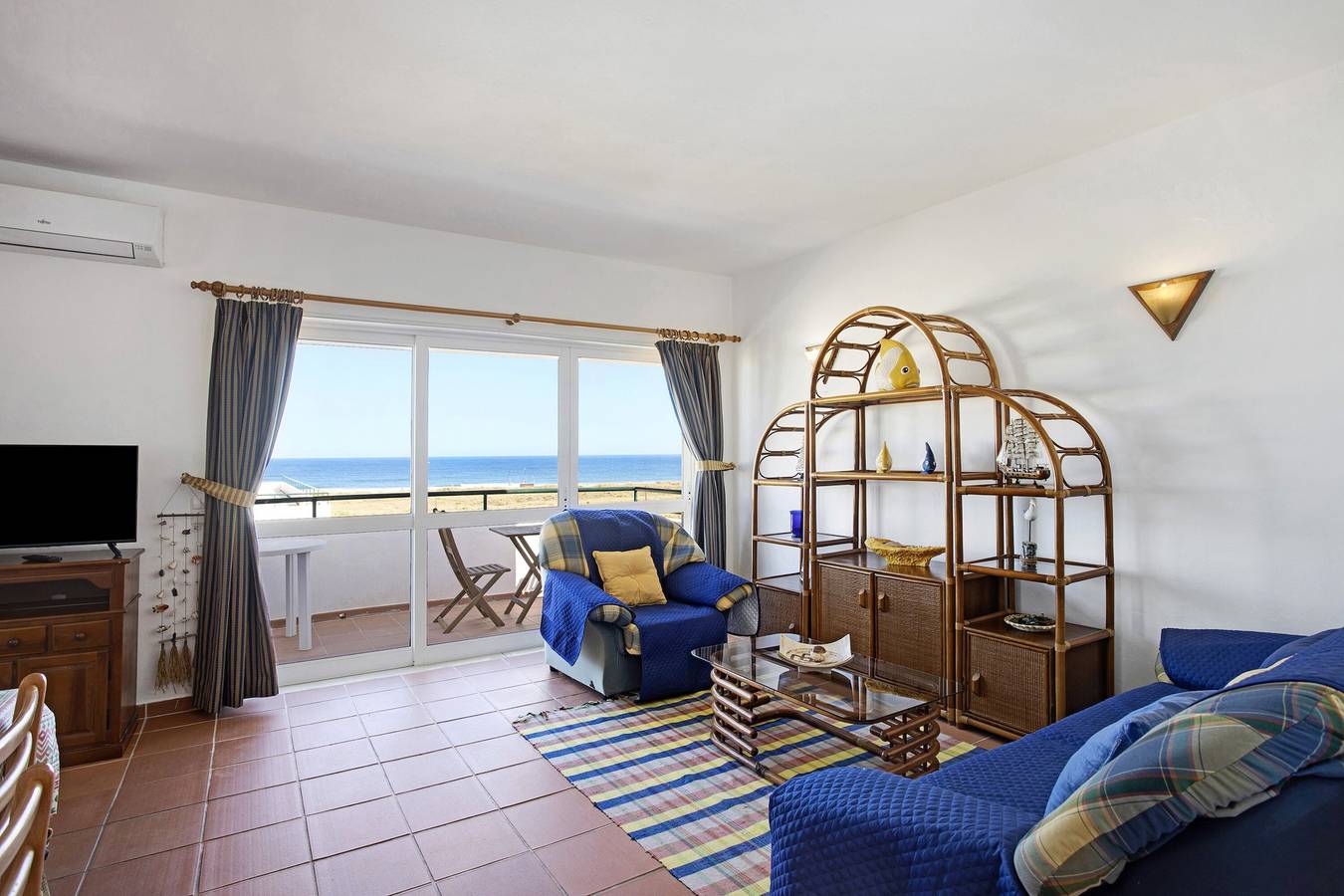 Appartamento intero, Appartamento Meia Praia sulla spiaggia e Wi-Fi; Animali ammessi in São Sebastião, Lagos