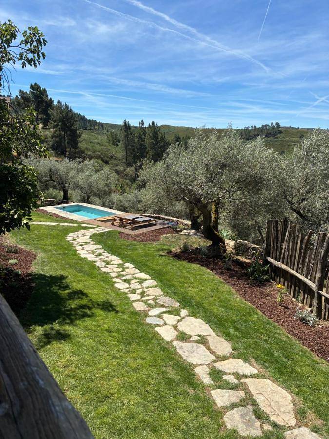 Location de vacances pour 4 personnes, avec jardin ainsi que piscine et vue, animaux acceptés dans Vinhais - 2