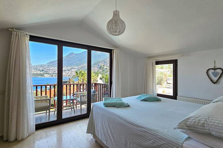 Luxusvilla am Meer mit zwei Schlafzimmern. Atemberaubender Infinity-Pool mit Meerblick. Gratis Wifi in Kaş, Provinz Antalya