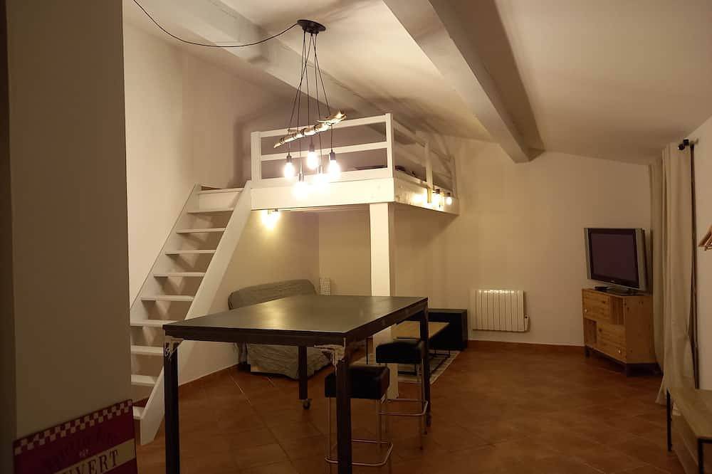 Apartamento entero, Studio Loft Avec Terrasse et Jardin Dans Exploitation Vititcole in Bouillargues, Region de Nimes