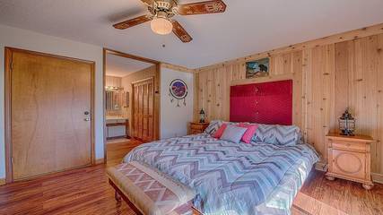 Vacation House for 6 Guests in Blue Ridge Parkway, Maggie Valley, Picture 3