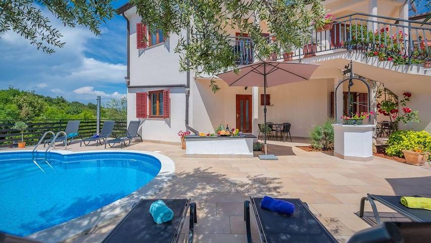 Ferienwohnung für 2 Personen, mit Pool und Garten sowie Terrasse und Sauna, mit Haustier - 1