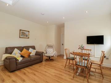 Cottage for 3 People in Monmouthshire, South-Wales, Photo 2