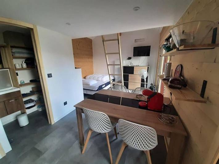 Appartement de vacances pour 6 personnes, avec jardin ainsi que vue et piscine