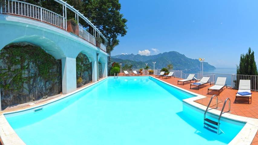 Location de vacances pour 8 personnes, avec terrasse ainsi que piscine et jardin, animaux acceptés à Castiglione - 2