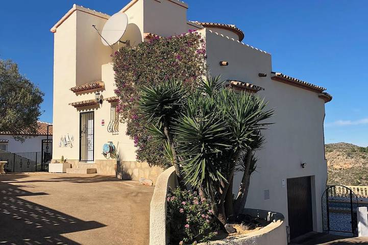 Villa für 7 Personen, mit Balkon und Garten sowie Whirlpool