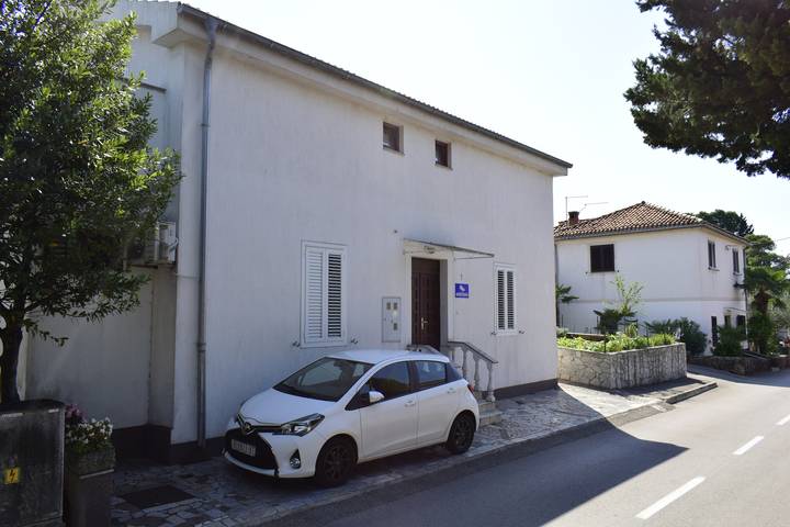 Ferienwohnung für 3 Personen, mit Balkon und Garten in Malinska - 3