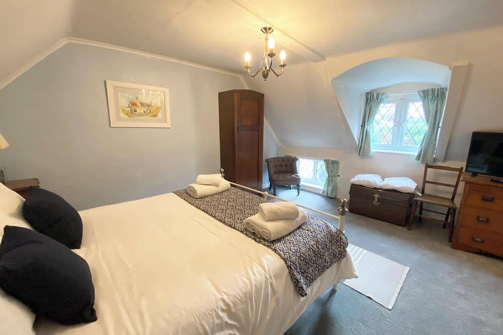 Admiral Cottage, Cosy Thatched Cottage Close To Sea & Sand Dunes in Great Yarmouth, The Broads