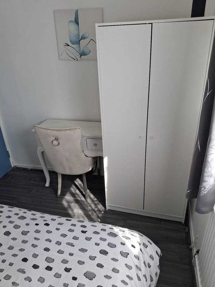 Ein schönes Zimmer mit Doppelbett in Zone 2 verfügbar in Southwark, London
