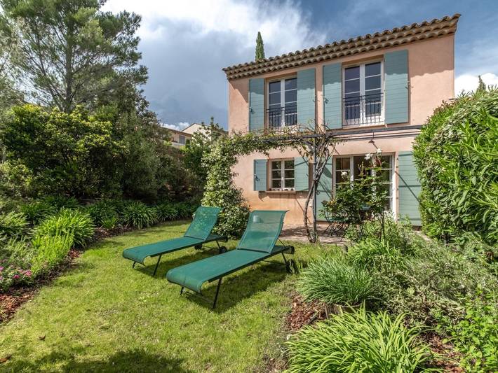 Vakantiehuis voor 4 personen, with Balkon and Tuin as well as Zwembad and Sauna in La Motte