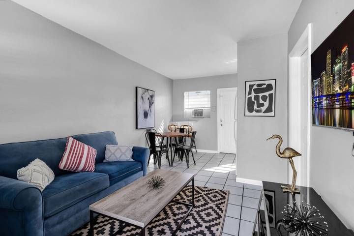 Vacation rental for 4 people, kid friendly in Dania Beach