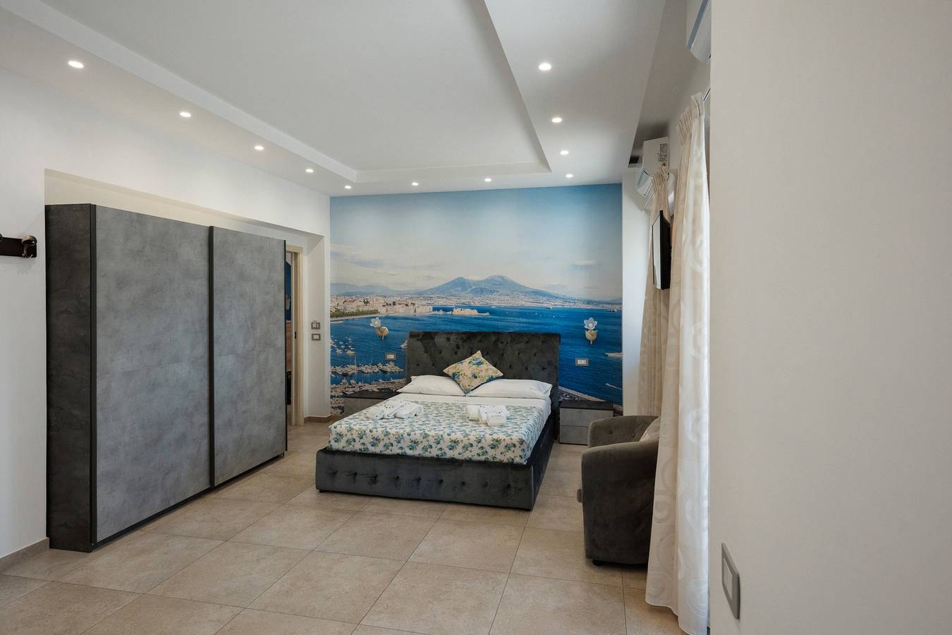 Camera 'Le 5 Perle - Napoli' con vista montagna, Wi-Fi e aria condizionata in Pianillo, Agerola