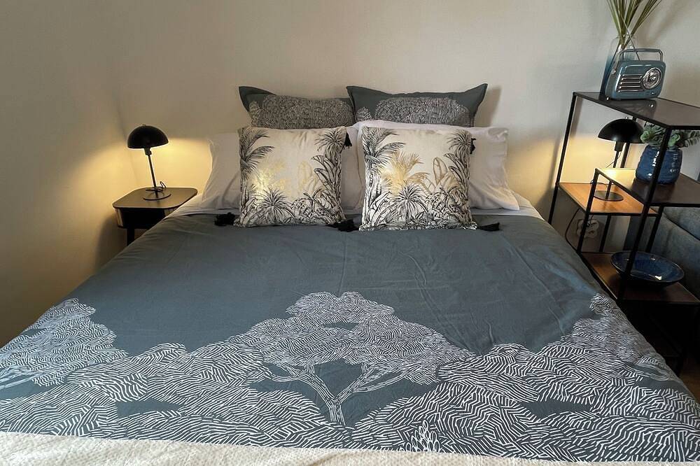 Apartamento entero, The studio with its large, unoverlooked terrace, in a quiet location with private parking in Saint-Estève, Region de Perpignan