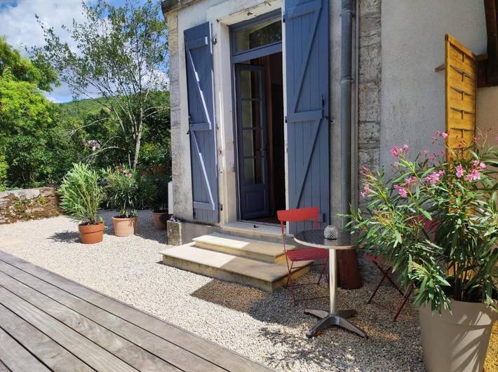 Gîte pour 4 personnes, avec piscine ainsi que vue et jardin à Albas - 2