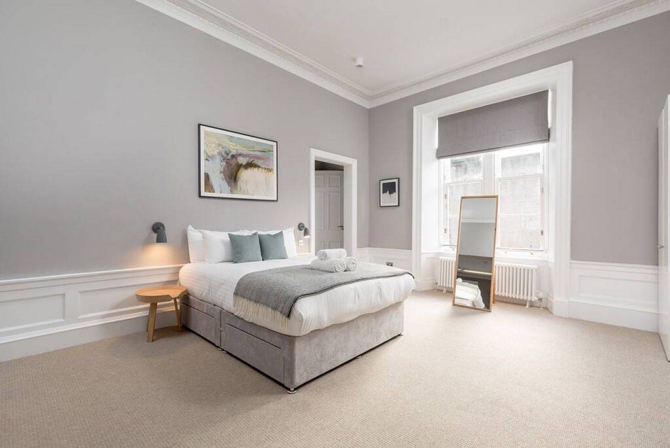 Entire apartment, Spacious Apartment close to Princes Street in Edinburgh, Edinburgh and Lothian