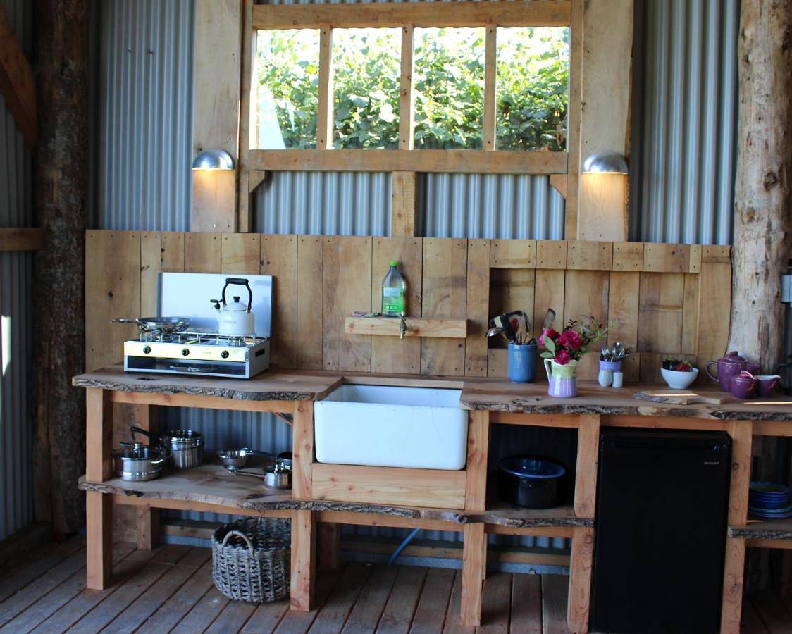 The Edwardian Caravan 'Dora' in Ceredigion