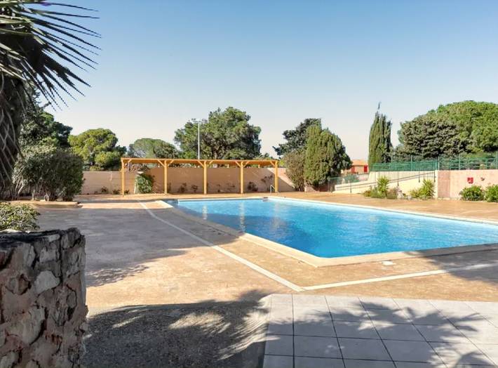 Appartement de vacances pour 5 personnes, avec terrasse et piscine