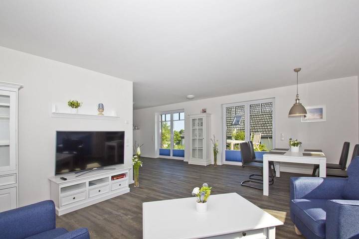 Entire apartment, Gemütliche Ferienwohnung mit Terrasse und Garten - Ferienhaus Zaunkönig Fewo Eg in Groß Zicker, Mönchgut