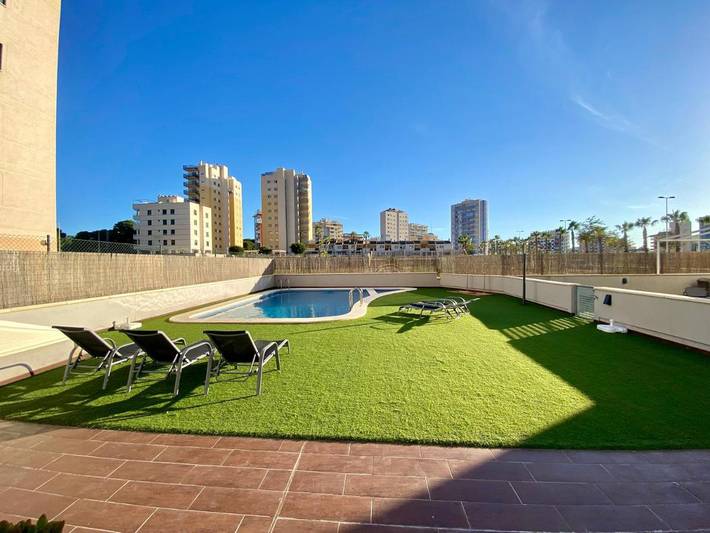 Appartement de vacances pour 4 personnes, avec Balcon et Terrasse ainsi que Jardin et Piscine