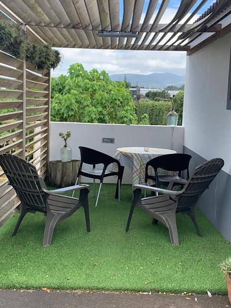 Casa de férias para 2 pessoas, com vista e jardim em Rabo de Peixe