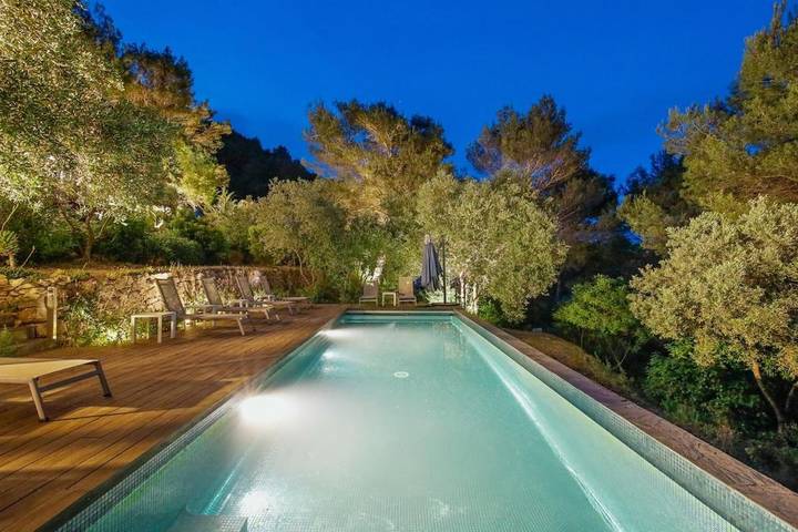 Location de vacances pour 10 personnes, avec piscine ainsi que jardin et jacuzzi, animaux acceptés à Solliès-Ville - 3